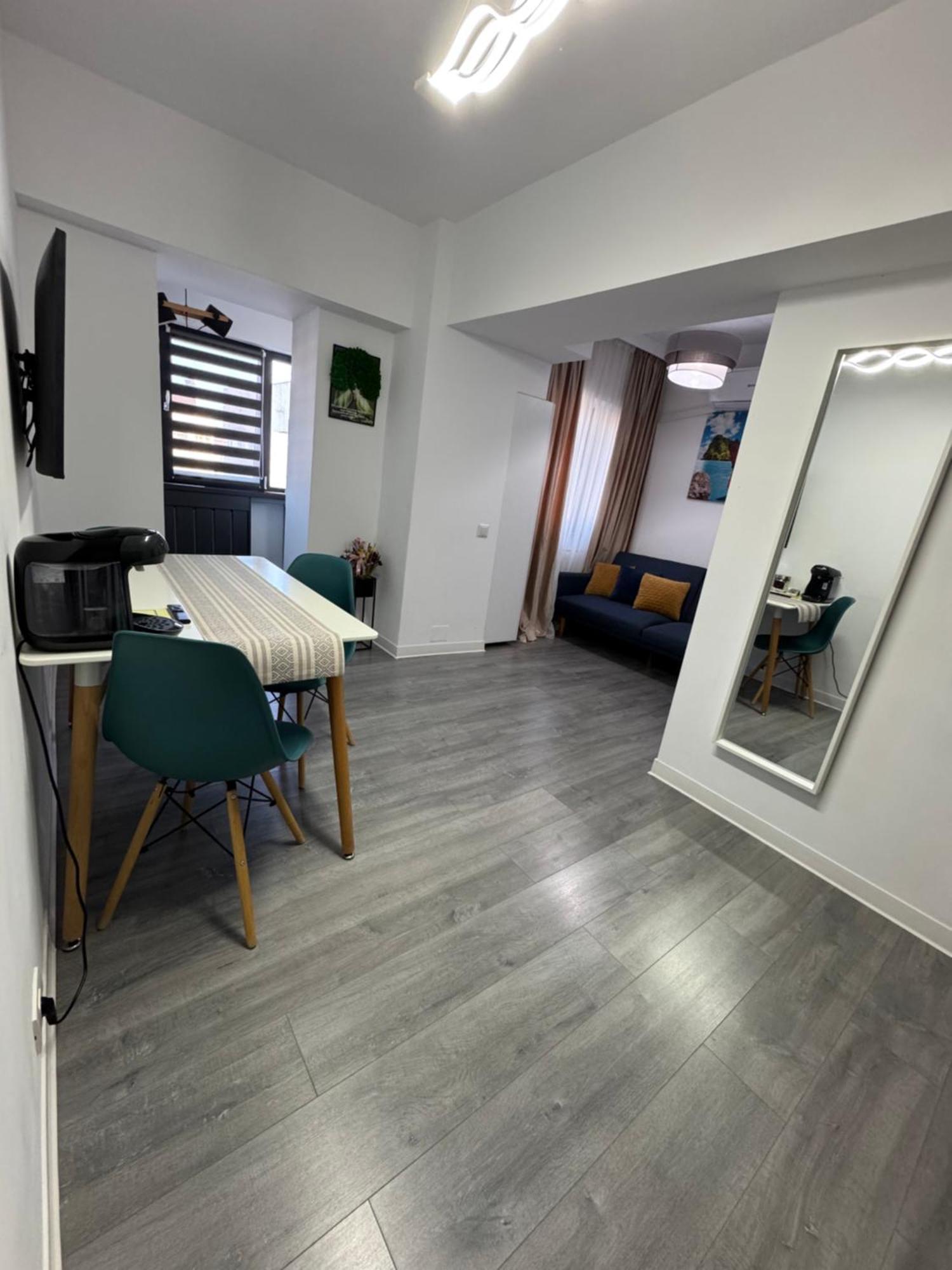 Central Apartment Târgu Jiu Εξωτερικό φωτογραφία